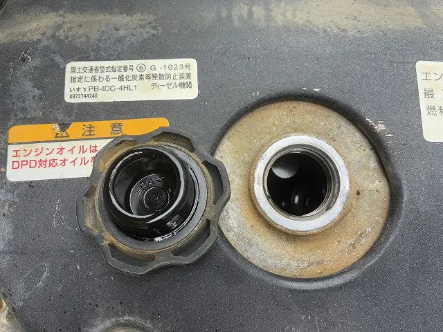 いすゞ エルフ PB-NKR81AD(2WD)の写真24