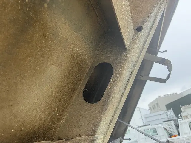 いすゞ エルフ PB-NKR81AD(2WD)の写真26