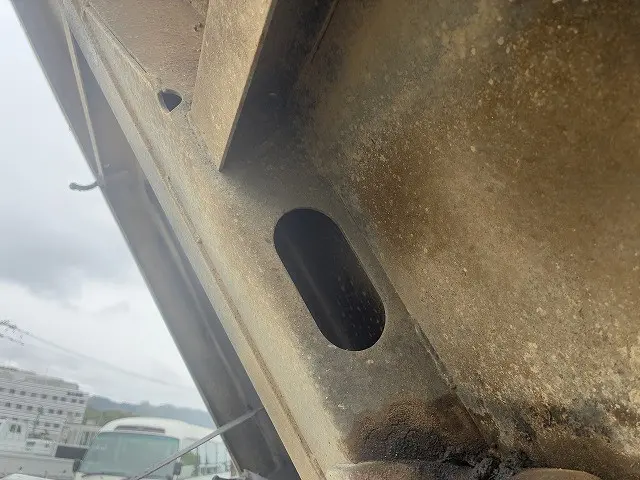 いすゞ エルフ PB-NKR81AD(2WD)の写真27