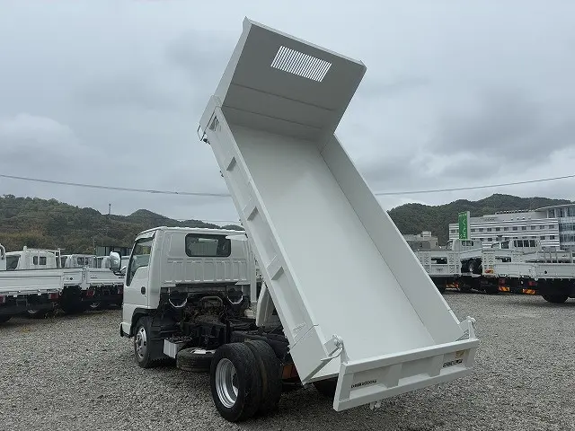 いすゞ エルフ PB-NKR81AD(2WD)の写真30
