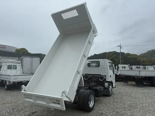 いすゞ エルフ PB-NKR81AD(2WD)の写真31