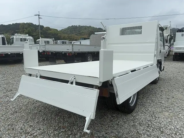 いすゞ エルフ PB-NKR81AD(2WD)の写真37