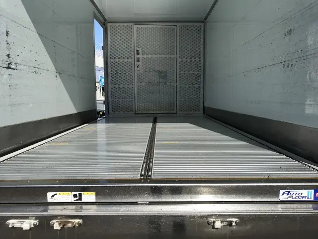 いすゞ エルフ 2RG-NPR88YN(2WD)の写真16