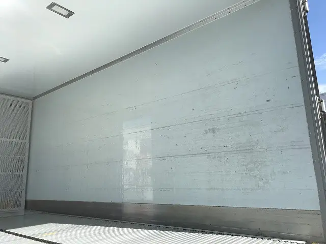 いすゞ エルフ 2RG-NPR88YN(2WD)の写真18