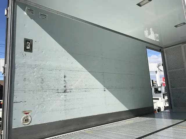 いすゞ エルフ 2RG-NPR88YN(2WD)の写真19