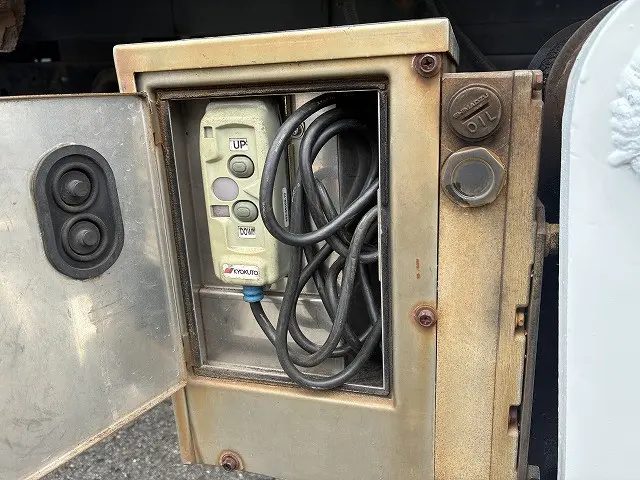 三菱 キャンター PA-FE82DE(2WD)の写真18