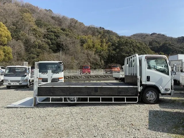 いすゞ エルフ TPG-NPR85AR(2WD)の写真12