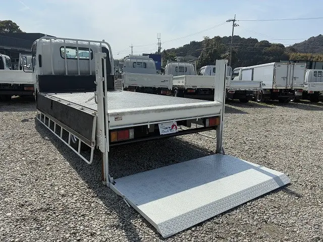 いすゞ エルフ TPG-NPR85AR(2WD)の写真13