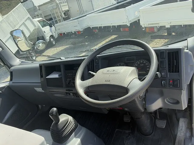 いすゞ エルフ TPG-NPR85AR(2WD)の写真33