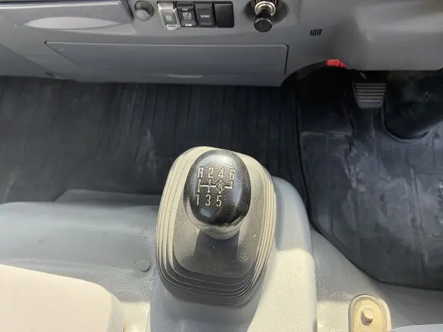 いすゞ エルフ TPG-NPR85AR(2WD)の写真38