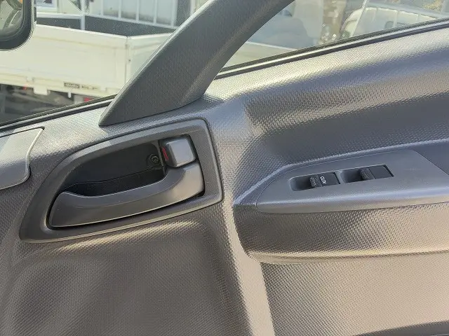 いすゞ エルフ TPG-NPR85AR(2WD)の写真40