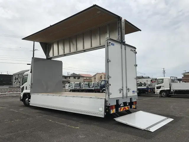 いすゞ フォワード 2RG-FRR90T2(2WD)の写真4