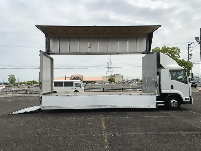 いすゞ フォワード 2RG-FRR90T2(2WD)の写真8