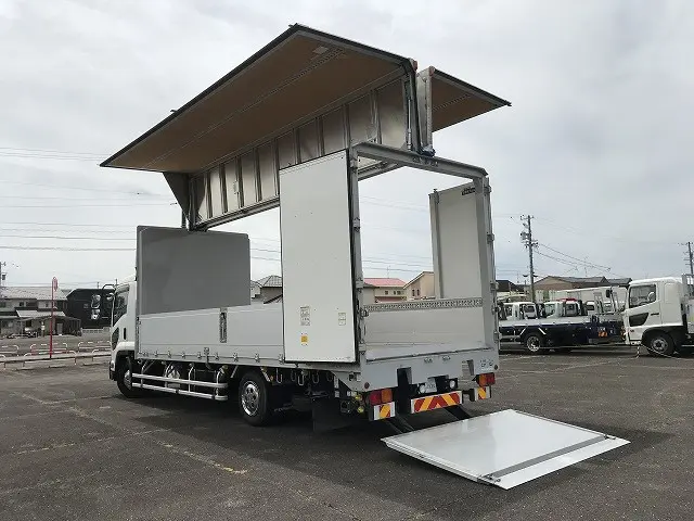 いすゞ フォワード 2RG-FRR90T2(2WD)の写真9