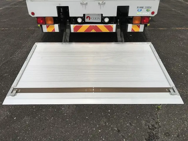 いすゞ フォワード 2RG-FRR90T2(2WD)の写真21