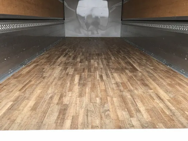 いすゞ フォワード 2RG-FRR90T2(2WD)の写真22