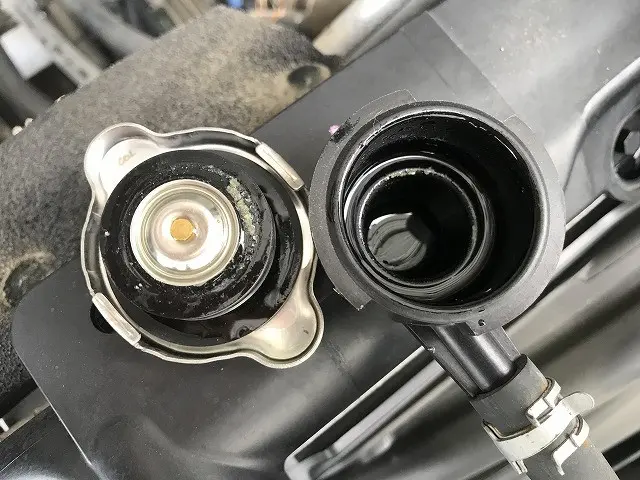 いすゞ フォワード 2RG-FRR90T2(2WD)の写真30