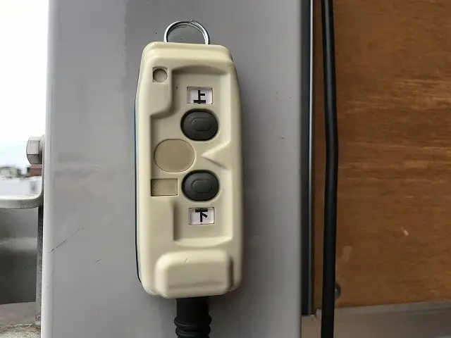 いすゞ フォワード 2RG-FRR90T2(2WD)の写真47