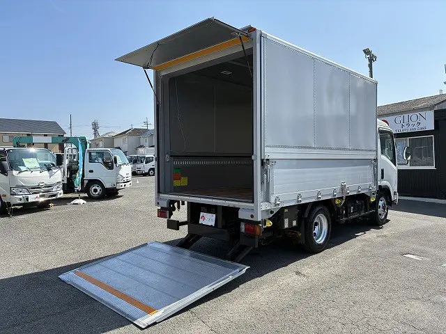 いすゞ エルフ 2RG-NPR88AN(2WD)の写真15