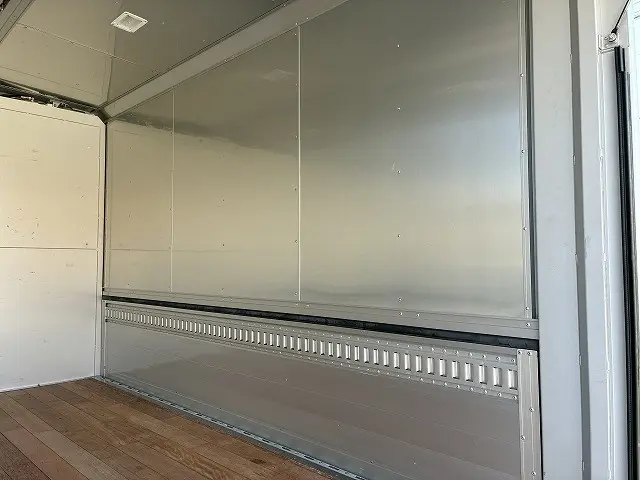 いすゞ エルフ 2RG-NPR88AN(2WD)の写真18