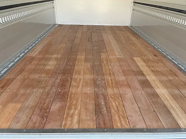 いすゞ エルフ 2RG-NPR88AN(2WD)の写真19