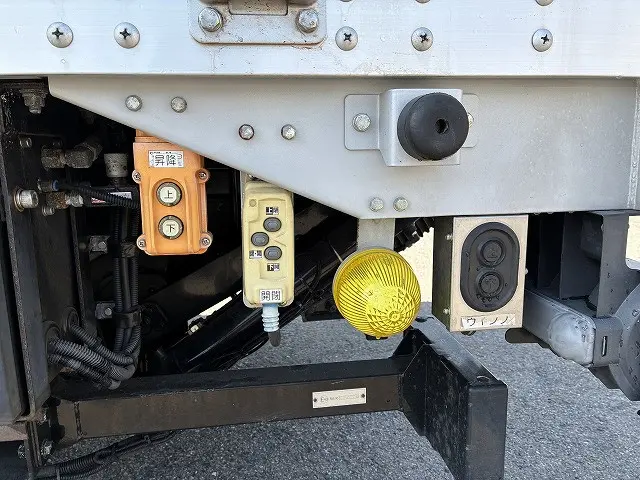 いすゞ エルフ 2RG-NPR88AN(2WD)の写真22