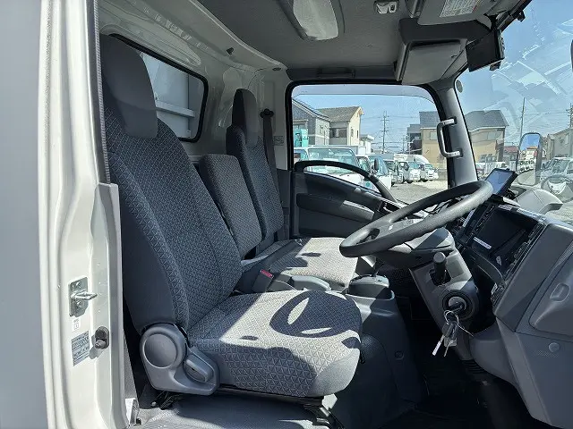 いすゞ エルフ 2RG-NPR88AN(2WD)の写真30