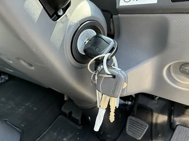 いすゞ エルフ 2RG-NPR88AN(2WD)の写真34