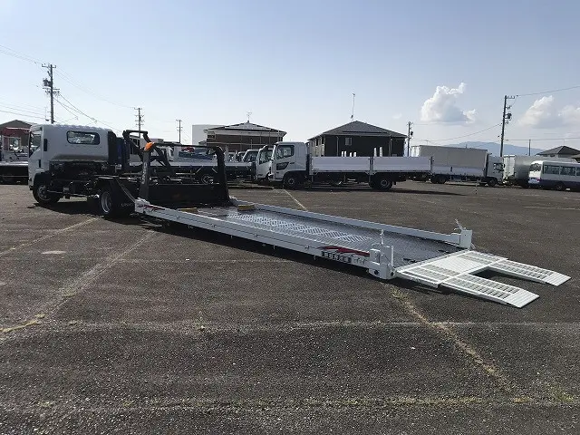 いすゞ エルフ TRG-NPR85AN(2WD)の写真4