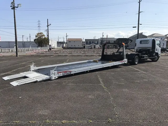 いすゞ エルフ TRG-NPR85AN(2WD)の写真6