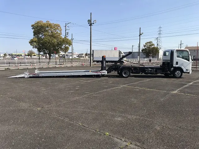 いすゞ エルフ TRG-NPR85AN(2WD)の写真8