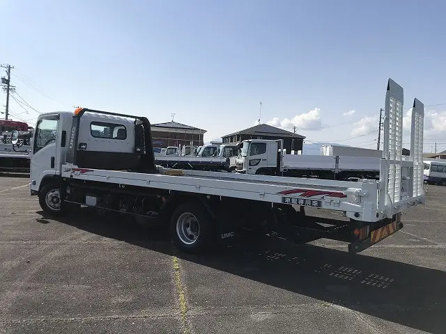 いすゞ エルフ TRG-NPR85AN(2WD)の写真11