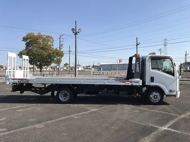 いすゞ エルフ TRG-NPR85AN(2WD)の写真15