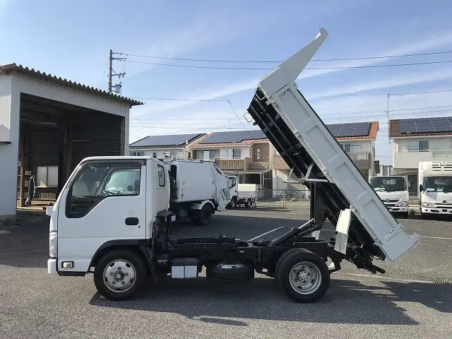 いすゞ エルフ TKG-NJR85AD(2WD)の写真7