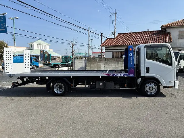 いすゞ エルフ 2RG-NPR88AM(2WD)の写真5