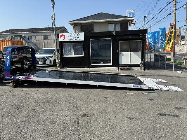 いすゞ エルフ 2RG-NPR88AM(2WD)の写真9