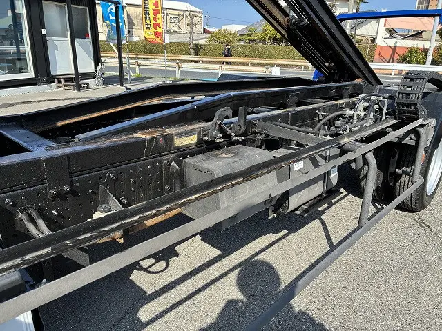 いすゞ エルフ 2RG-NPR88AM(2WD)の写真15