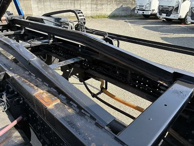 いすゞ エルフ 2RG-NPR88AM(2WD)の写真18