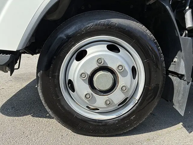 いすゞ エルフ 2RG-NPR88AM(2WD)の写真22