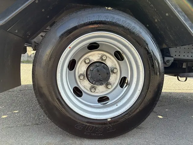 いすゞ エルフ 2RG-NPR88AM(2WD)の写真26