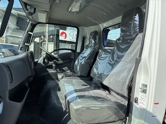 いすゞ エルフ 2RG-NPR88AM(2WD)の写真30