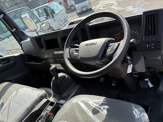 いすゞ エルフ 2RG-NPR88AM(2WD)の写真32