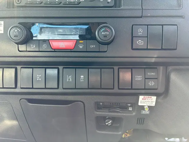 いすゞ エルフ 2RG-NPR88AM(2WD)の写真35