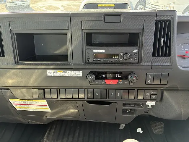 いすゞ エルフ 2RG-NPR88AM(2WD)の写真36