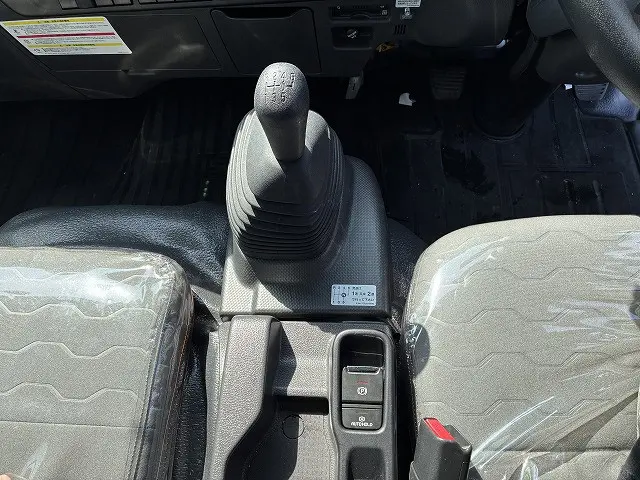 いすゞ エルフ 2RG-NPR88AM(2WD)の写真39