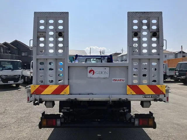 いすゞ エルフ TRG-NPR85AN(2WD)の写真7