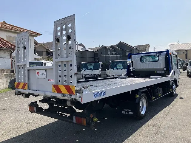 いすゞ エルフ TRG-NPR85AN(2WD)の写真8