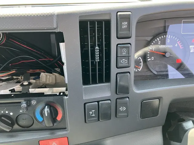 いすゞ エルフ TRG-NPR85AN(2WD)の写真24