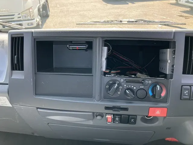 いすゞ エルフ TRG-NPR85AN(2WD)の写真25