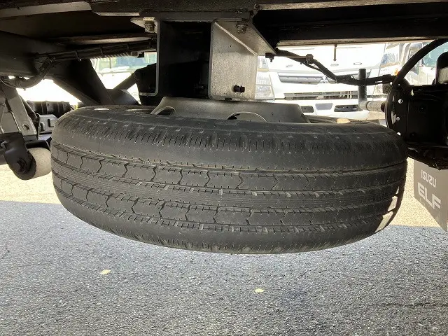 いすゞ エルフ TRG-NPR85AN(2WD)の写真45